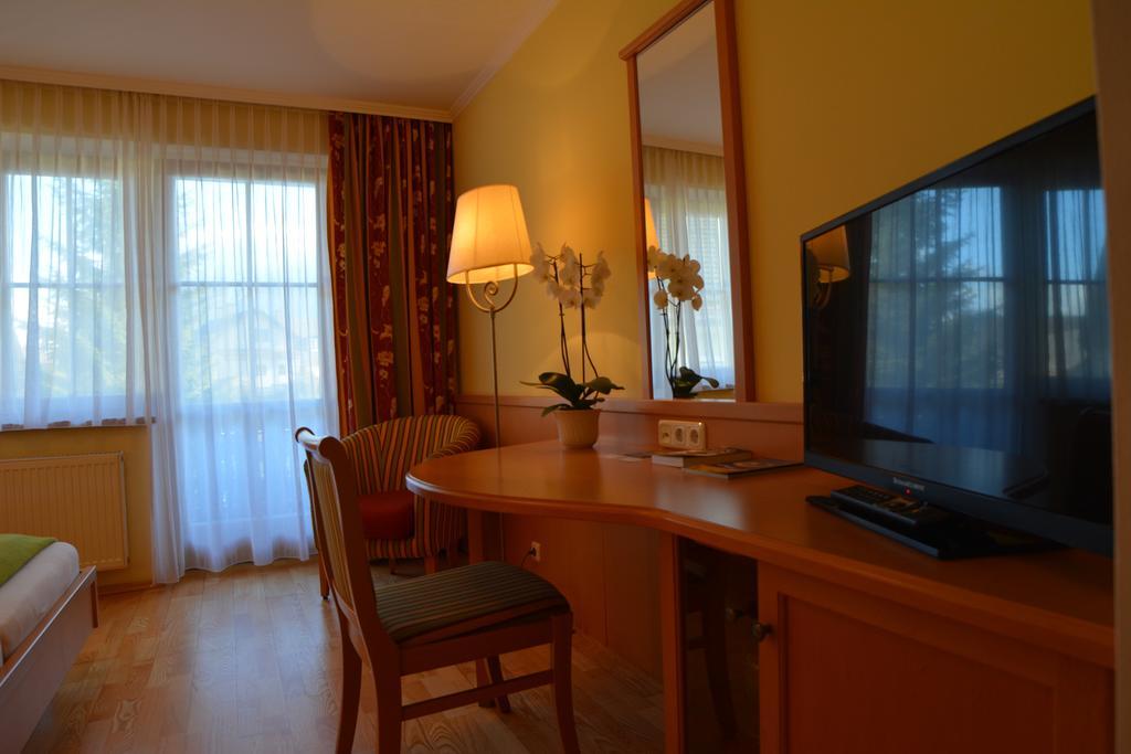 Peterwirt Hotell Bad Mitterndorf Exteriör bild